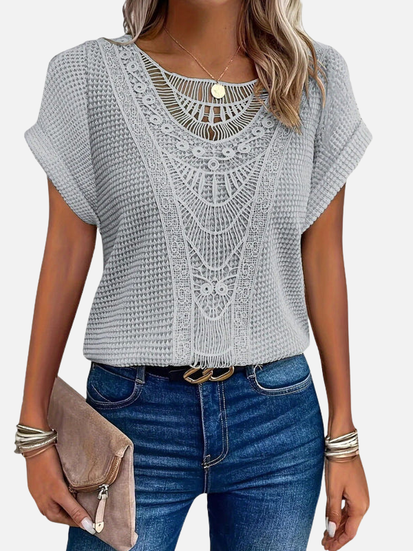 Maria | Vaffelstrik Bluse med Blonde og Rund Hals