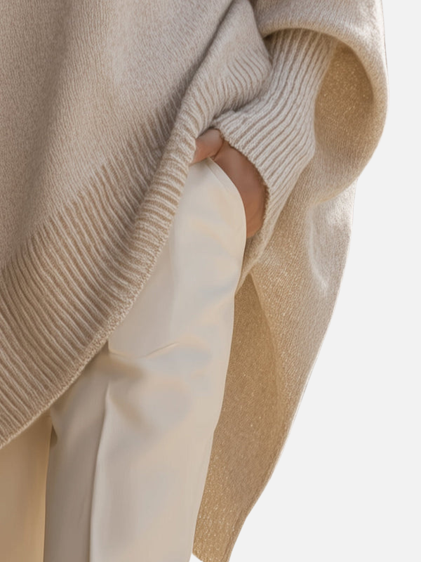 Anne | Blød Oversized Poncho Sweater i Strik