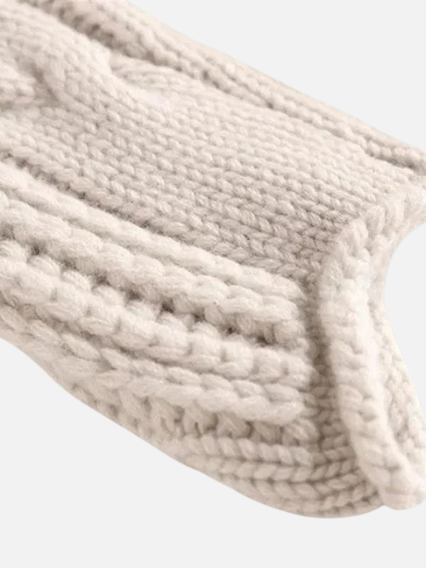 Camilla | Snoet Kabelstrik Sweater med Rullekrave