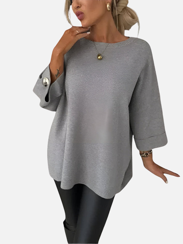 Karen | Lang Strikbluse med Knapdetalje