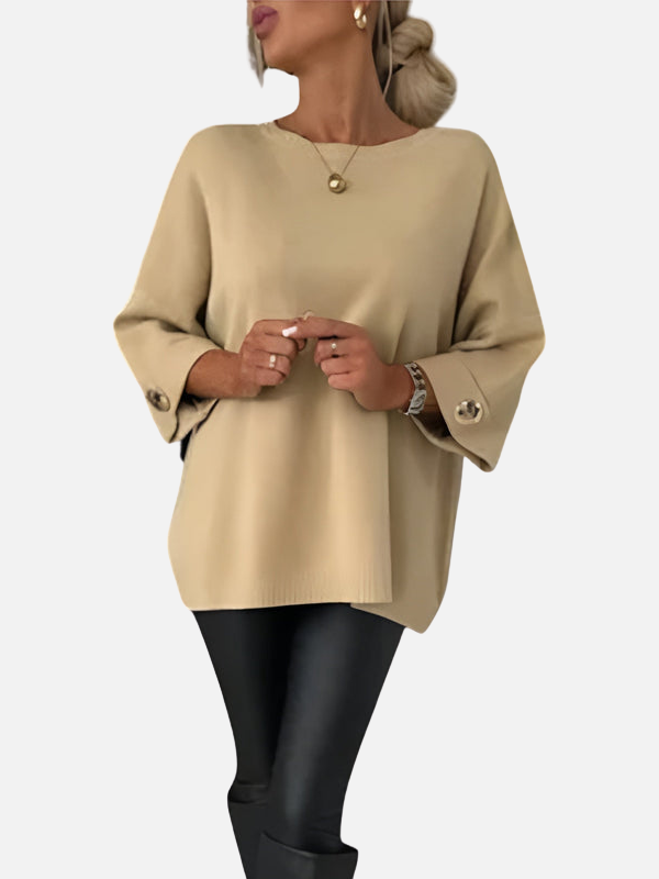 Karen | Lang Strikbluse med Knapdetalje