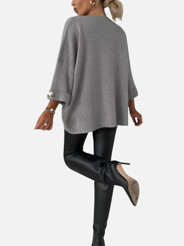 Anne | Lang Strikbluse med Knapdetaljer