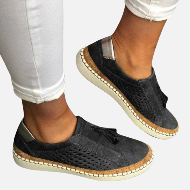 Karen | Slip-on Sneakers med Kvast og Perforering