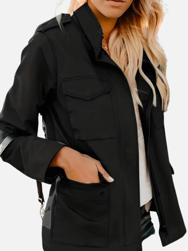 Camilla | Utility Jakke med Ståkrave & Lynlås